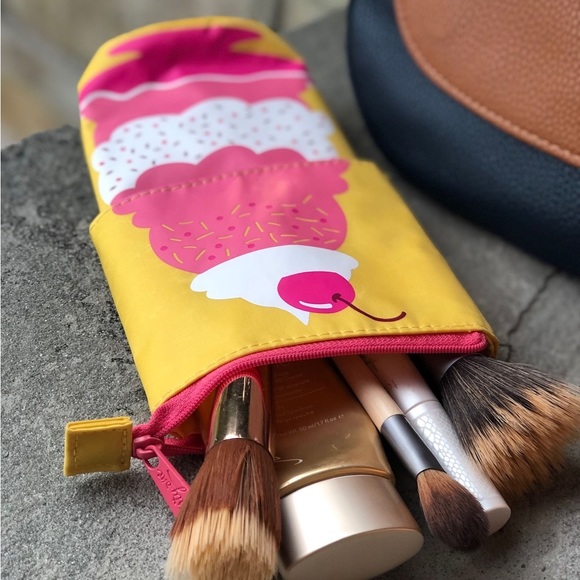 Hide & Peek Pouch Sundae Surprise - Picture 6 of 7